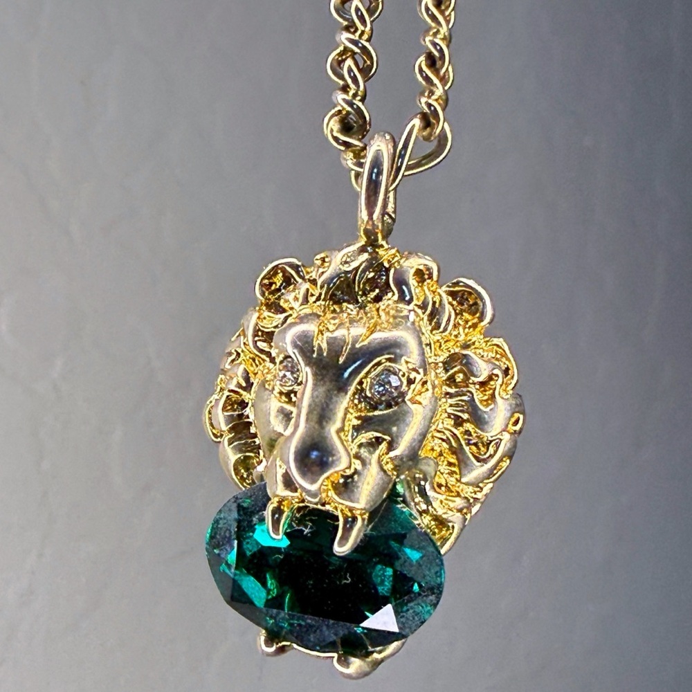 Gucci Lion Feline Pendant Necklace with Green Stone Cat - Picture 3 of 12